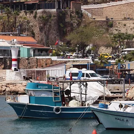 Δωμάτια σε οικογενειακή κατοικία Antalyaloft