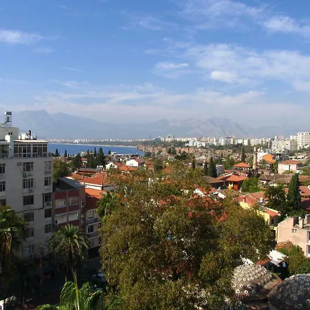 Δωμάτια σε οικογενειακή κατοικία Antalyaloft *